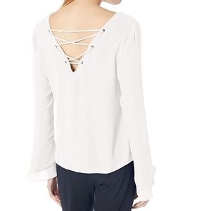 ⭐️NWOT Nicole Miller Lace Back Long Sleeve Top - L